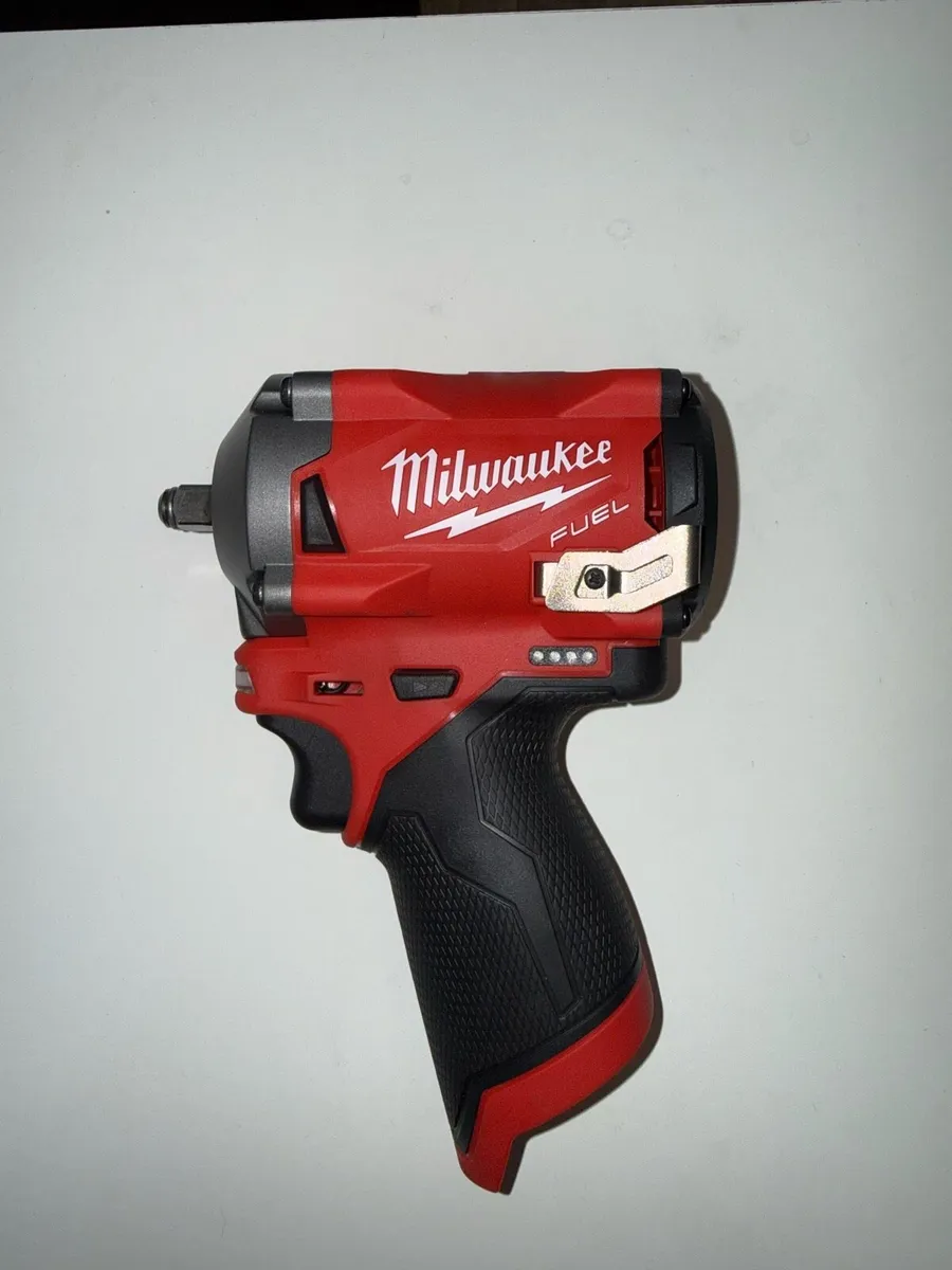 Milwaukee M12 impact wrench - Image 2