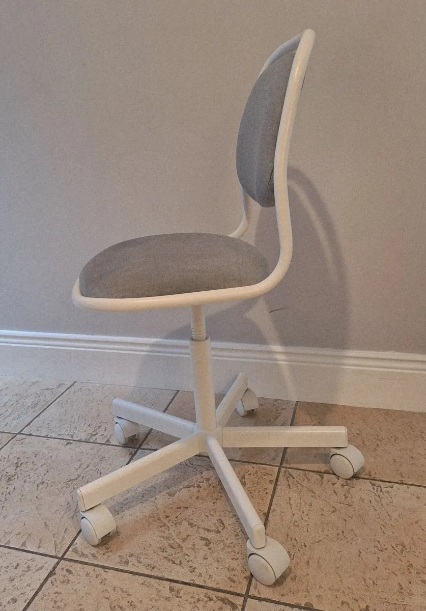 IKEA child's swivel desk chair - Image 4