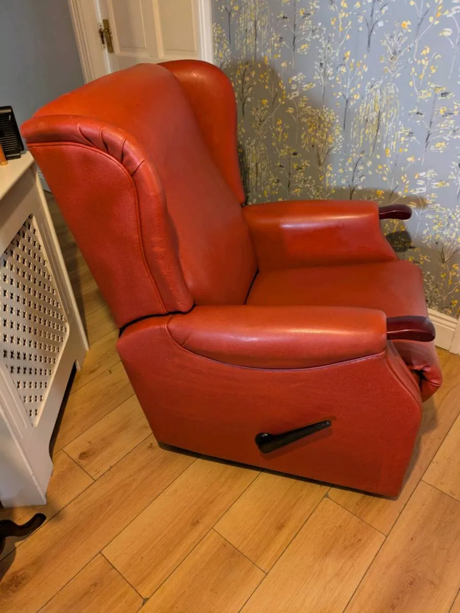 Manual recliner chairs - Image 1