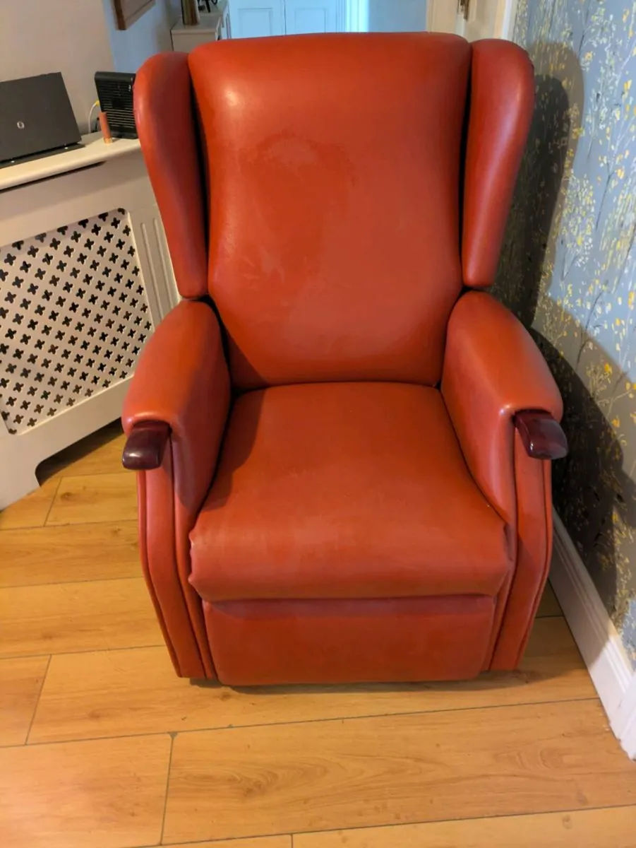 Manual recliner chairs - Image 2