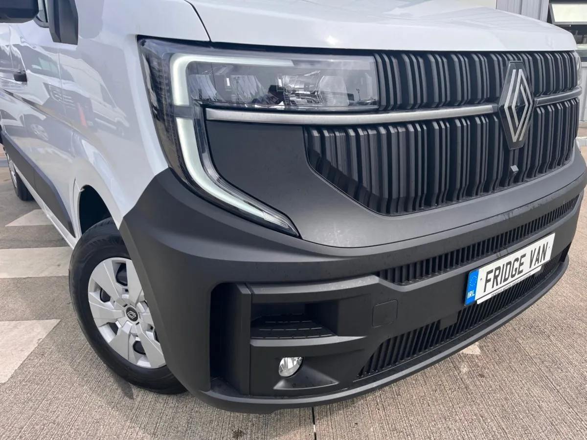 Renault Master FRIDGE VAN WITH PLUG IN OVERNIGHT - Image 3