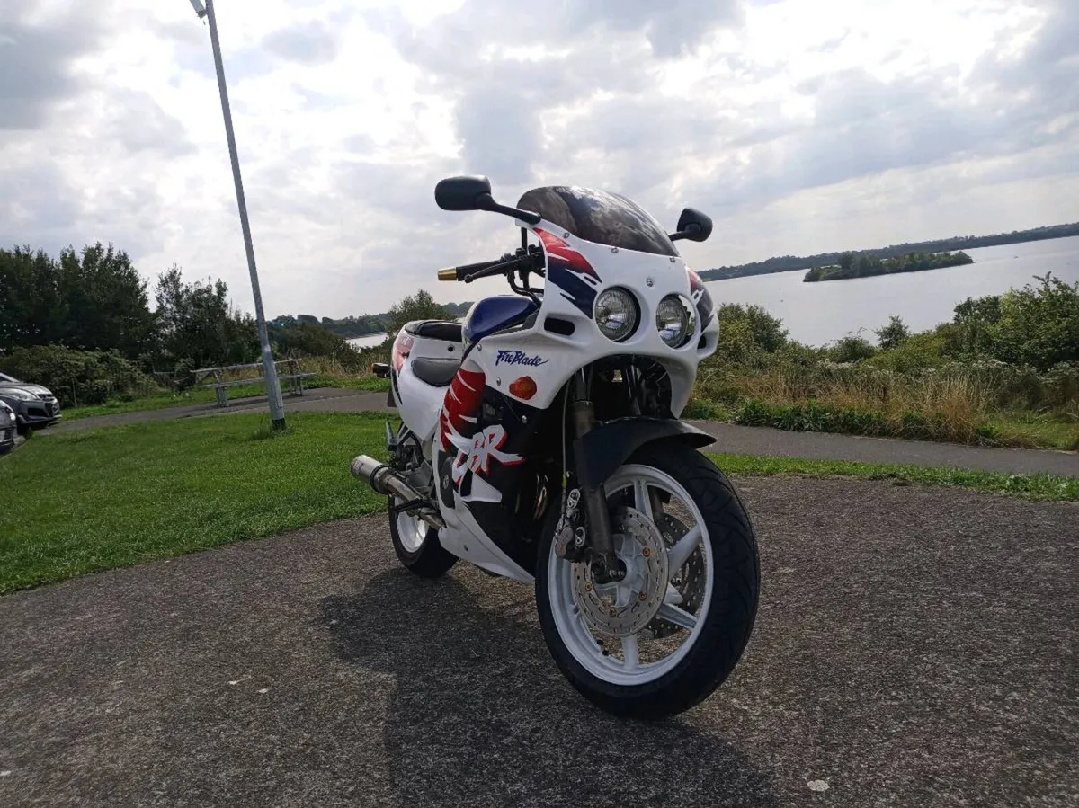 20k rpm 4 cylinder Cbr 250r 'Baby Blade' - Image 1