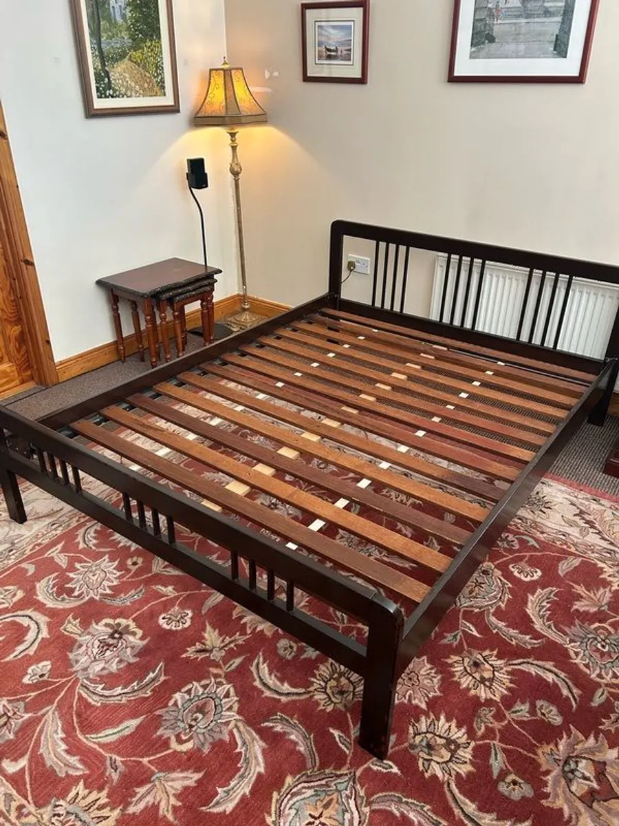 King size bed - Image 4