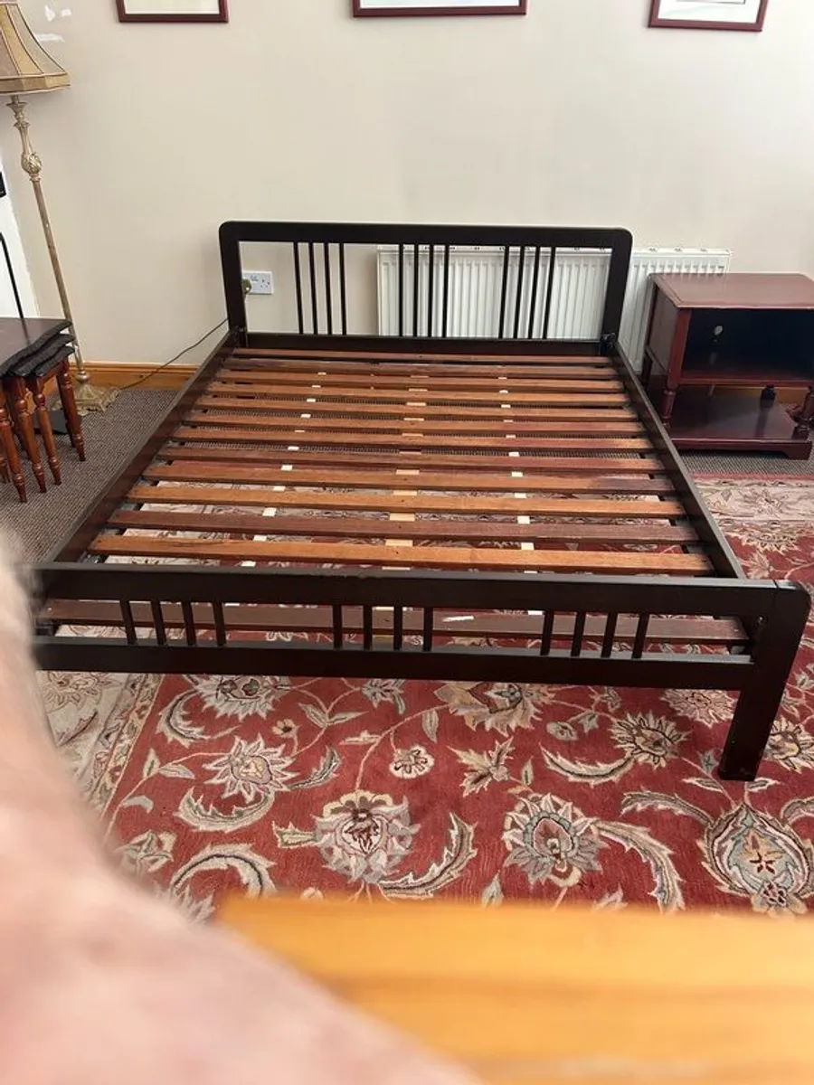 King size bed - Image 3