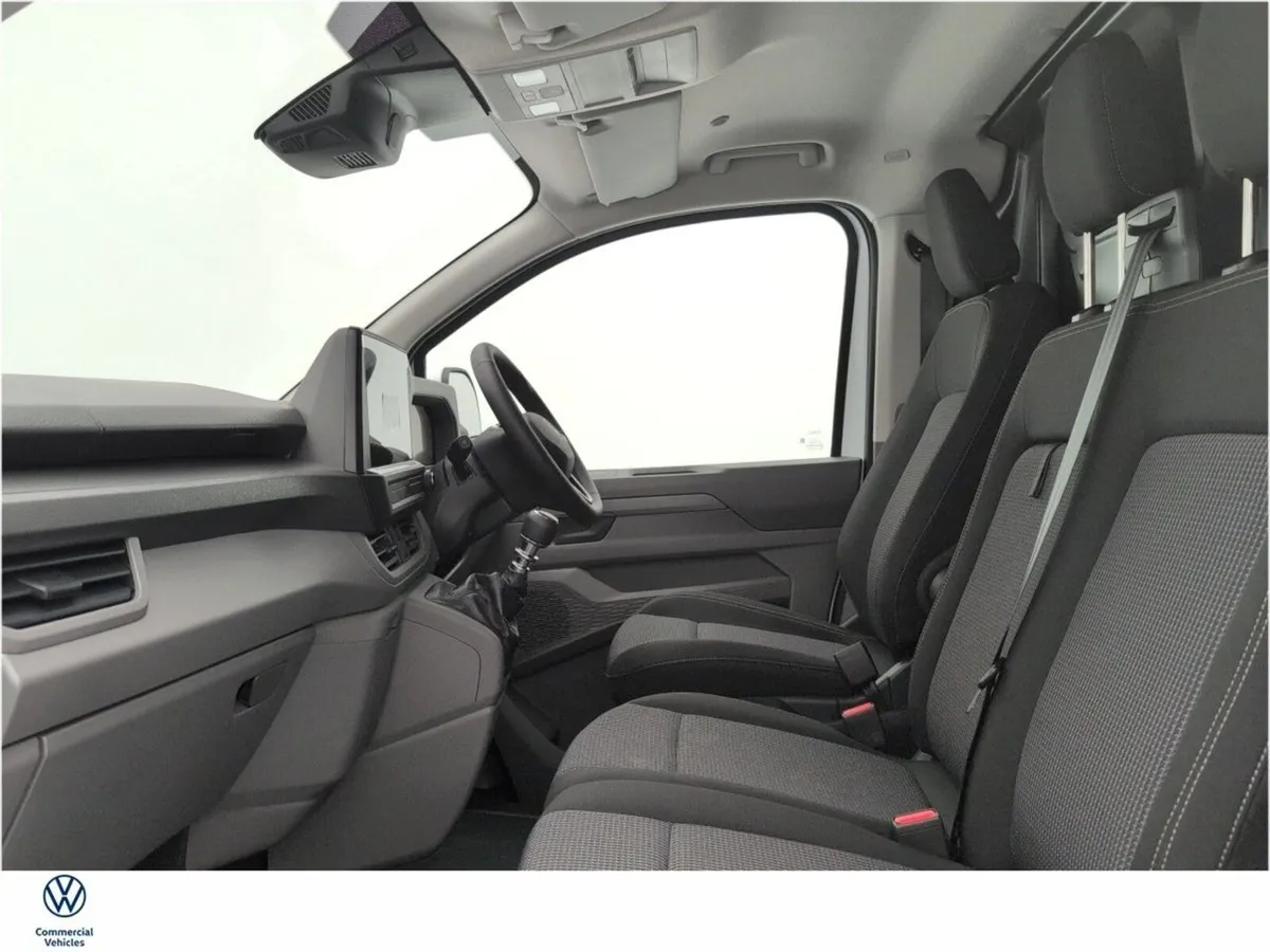 Volkswagen Transporter 28 VAN LWB HIGHLINE 110HP * - Image 4