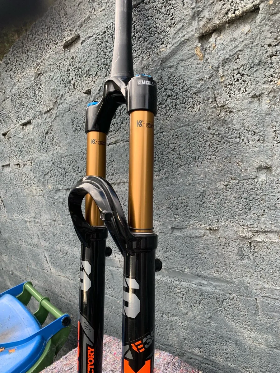 Fox forks 27:5 front and back  as new - Image 2