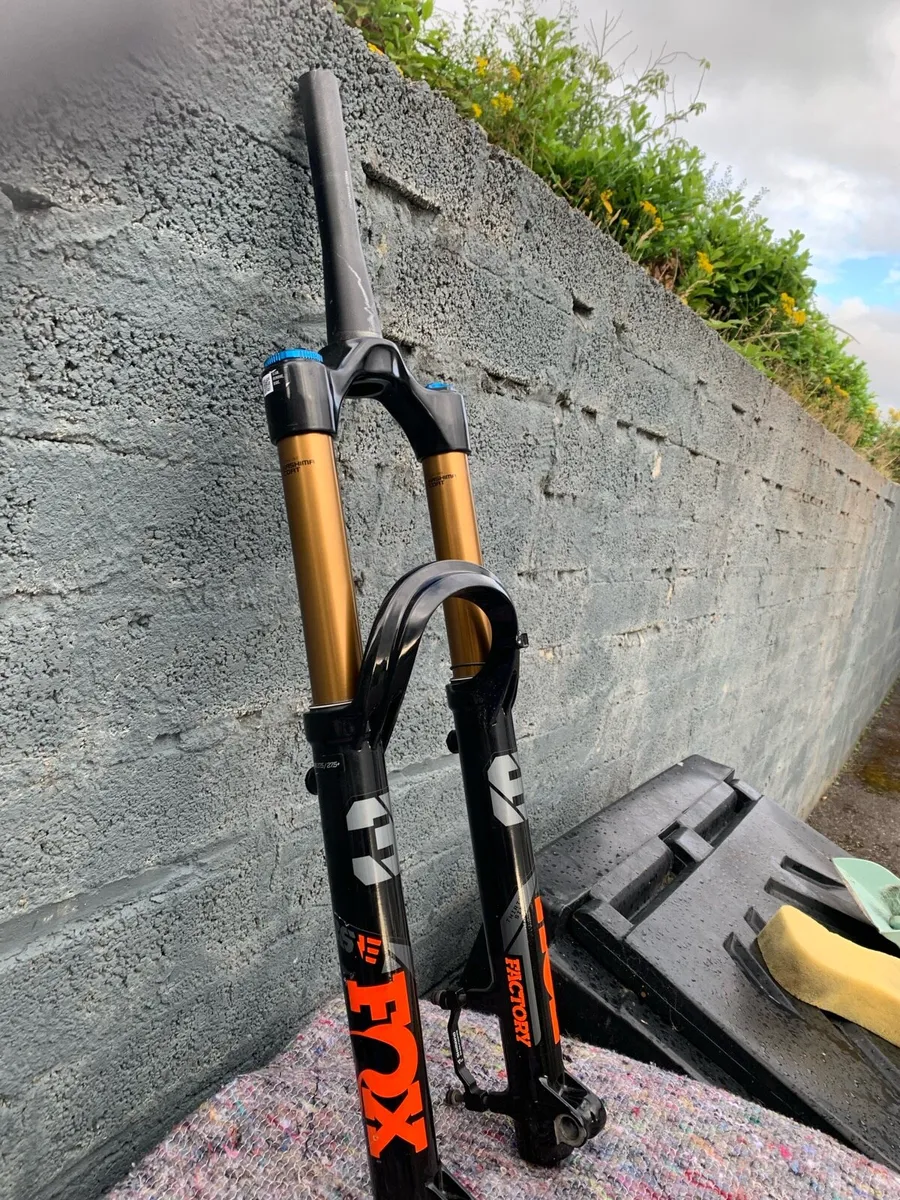 Fox forks 27:5 front and back  as new - Image 3