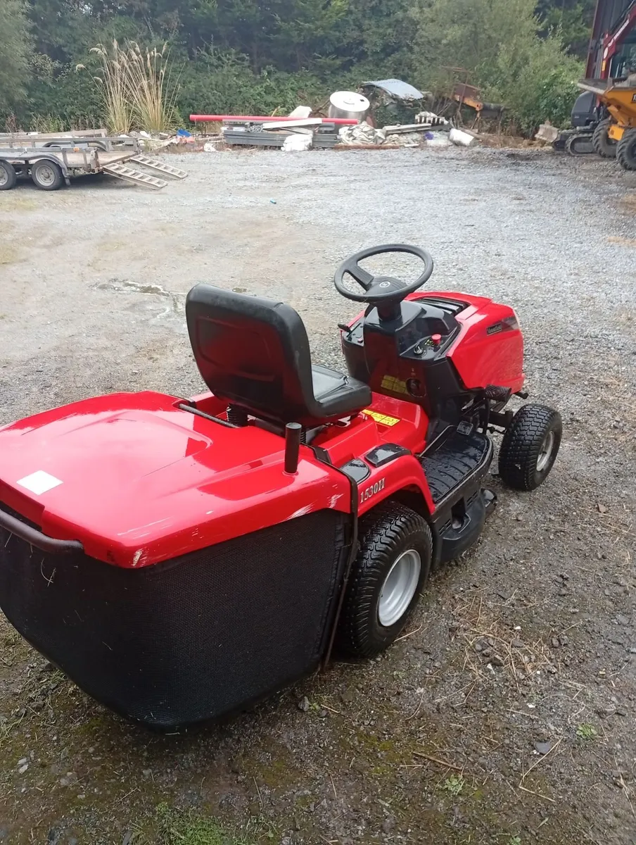2017 mountfield 1530 hydrostatic drive - Image 2