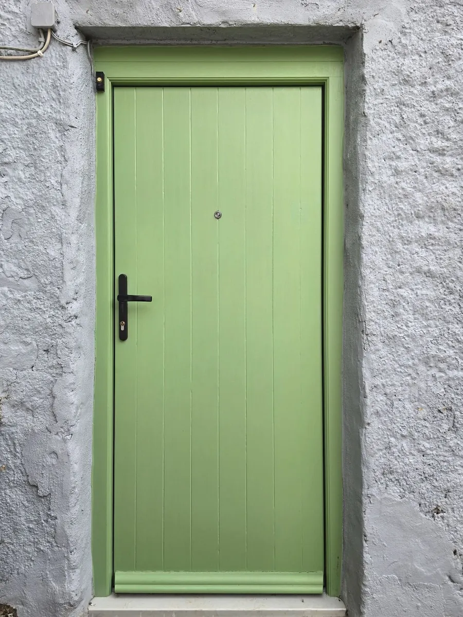 Front door - Image 1