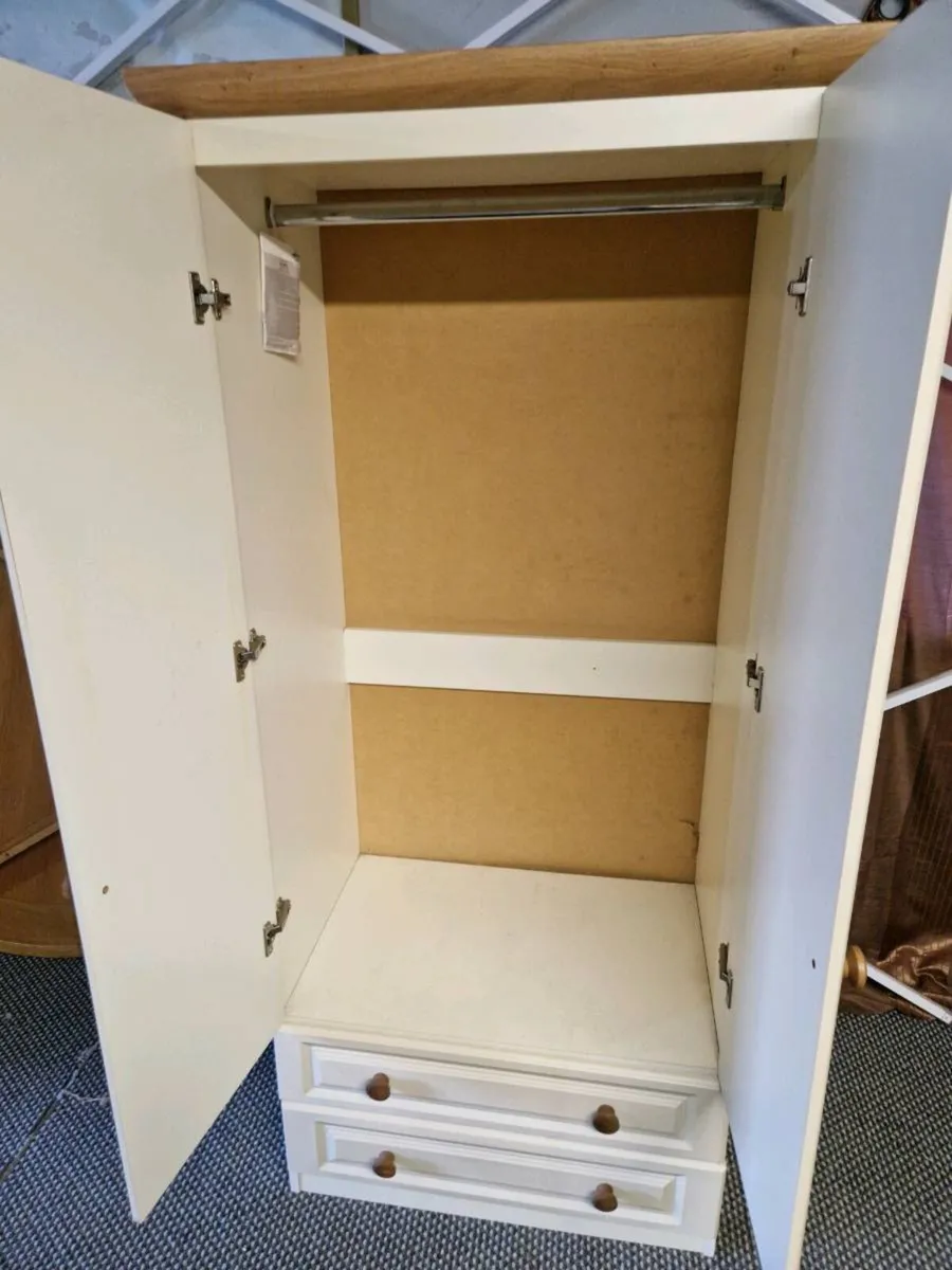 Wardrobe - Image 4