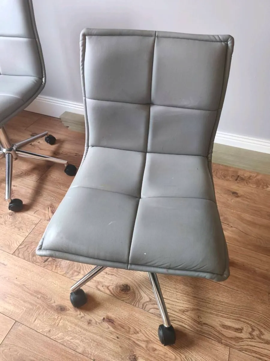 Two office seats - Image 2