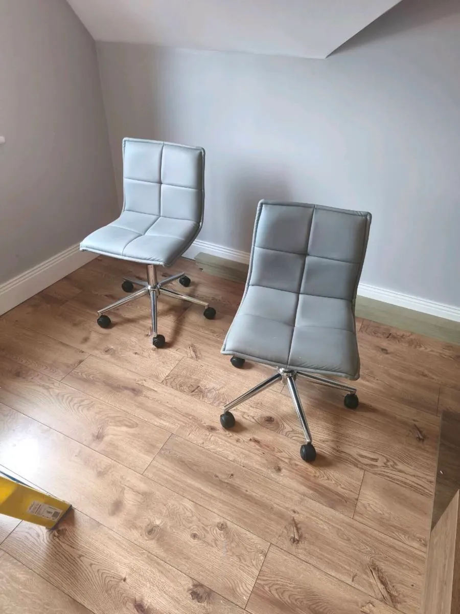 Two office seats - Image 3