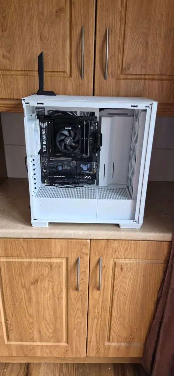 Windows 11 home, 32GB DDR5 RAM, 500GB M.2 SSD. - Image 1