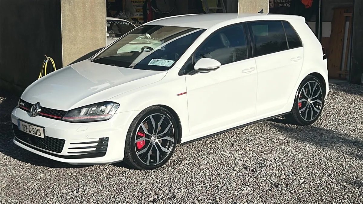 GOLF GTI PERFORMANCE - Image 1