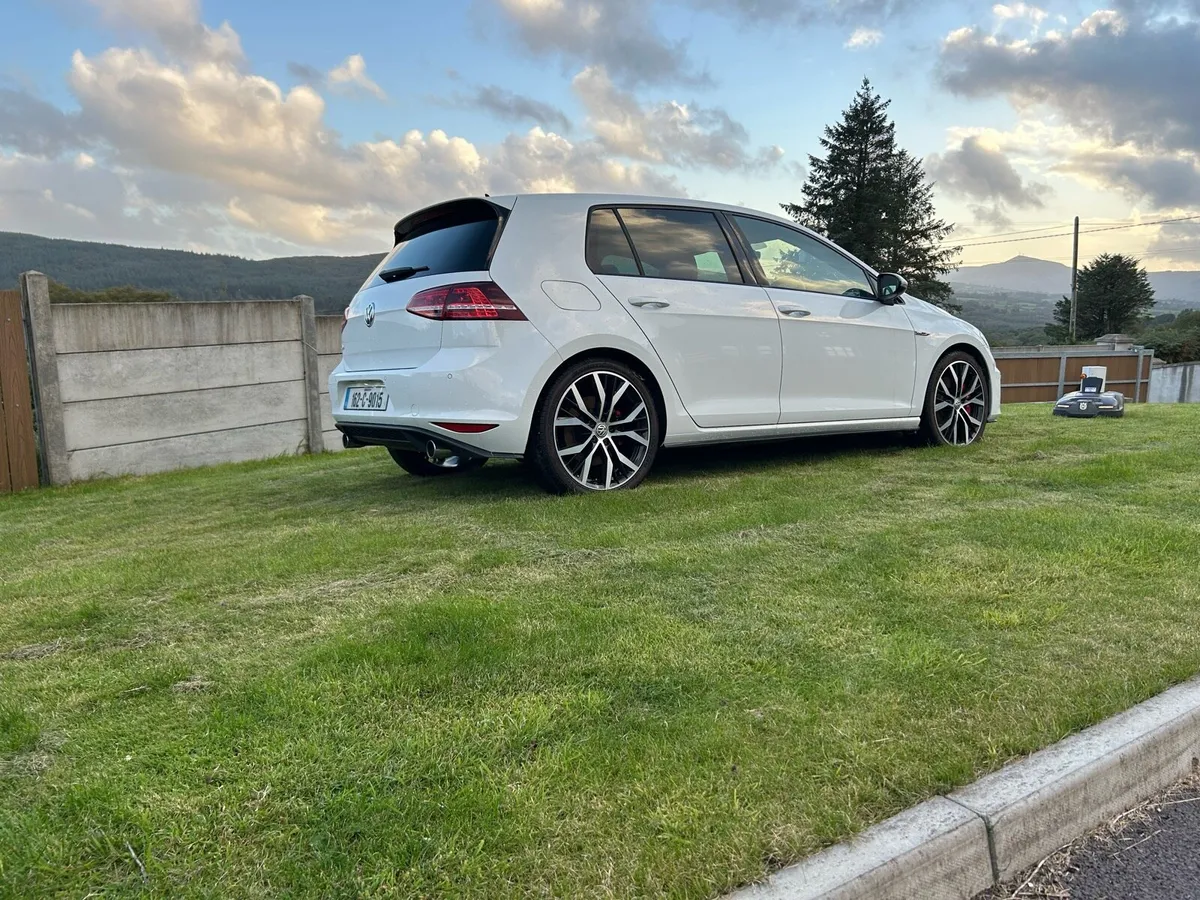 GOLF GTI PERFORMANCE - Image 2