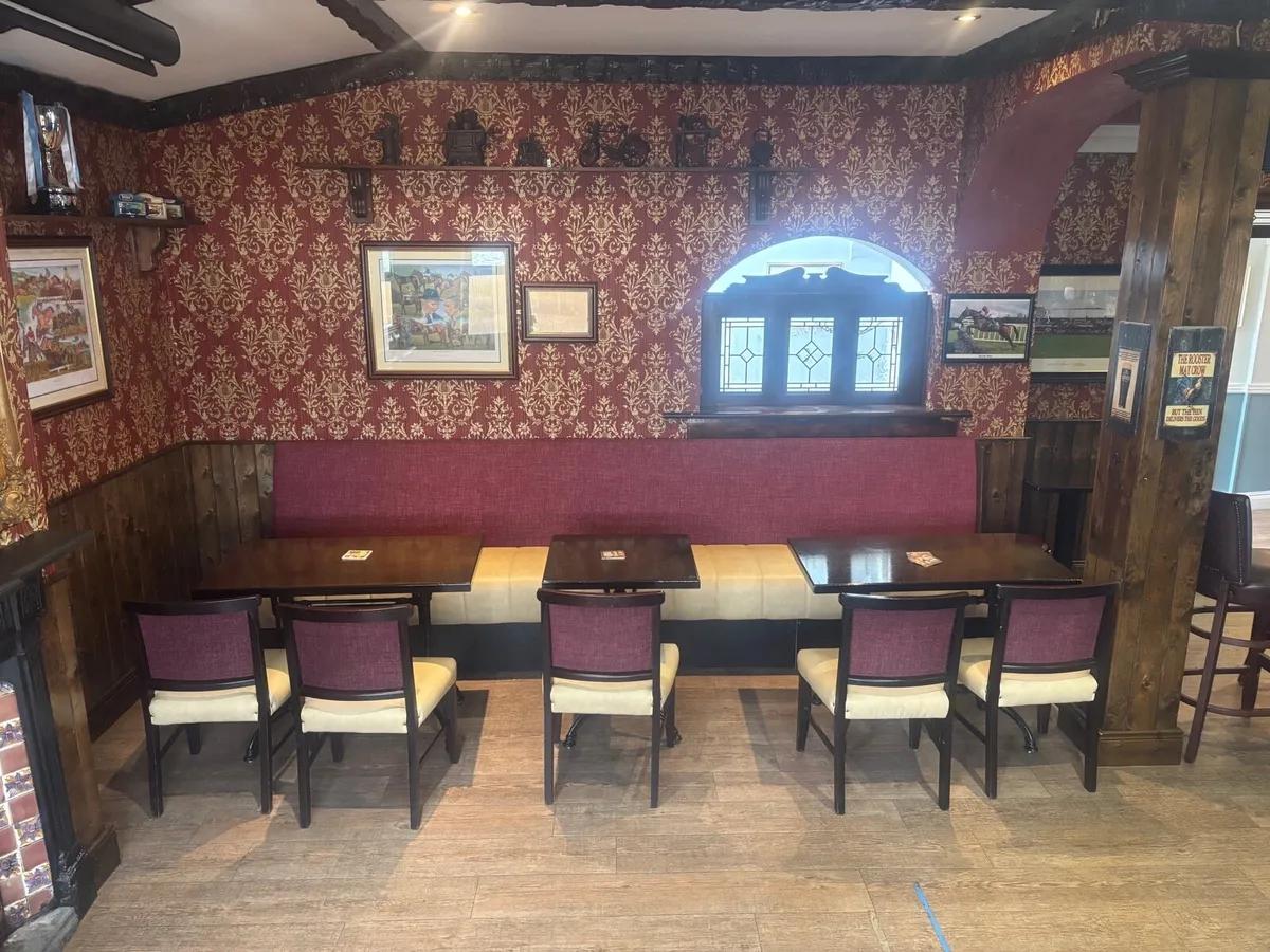 Bar seating - Image 4
