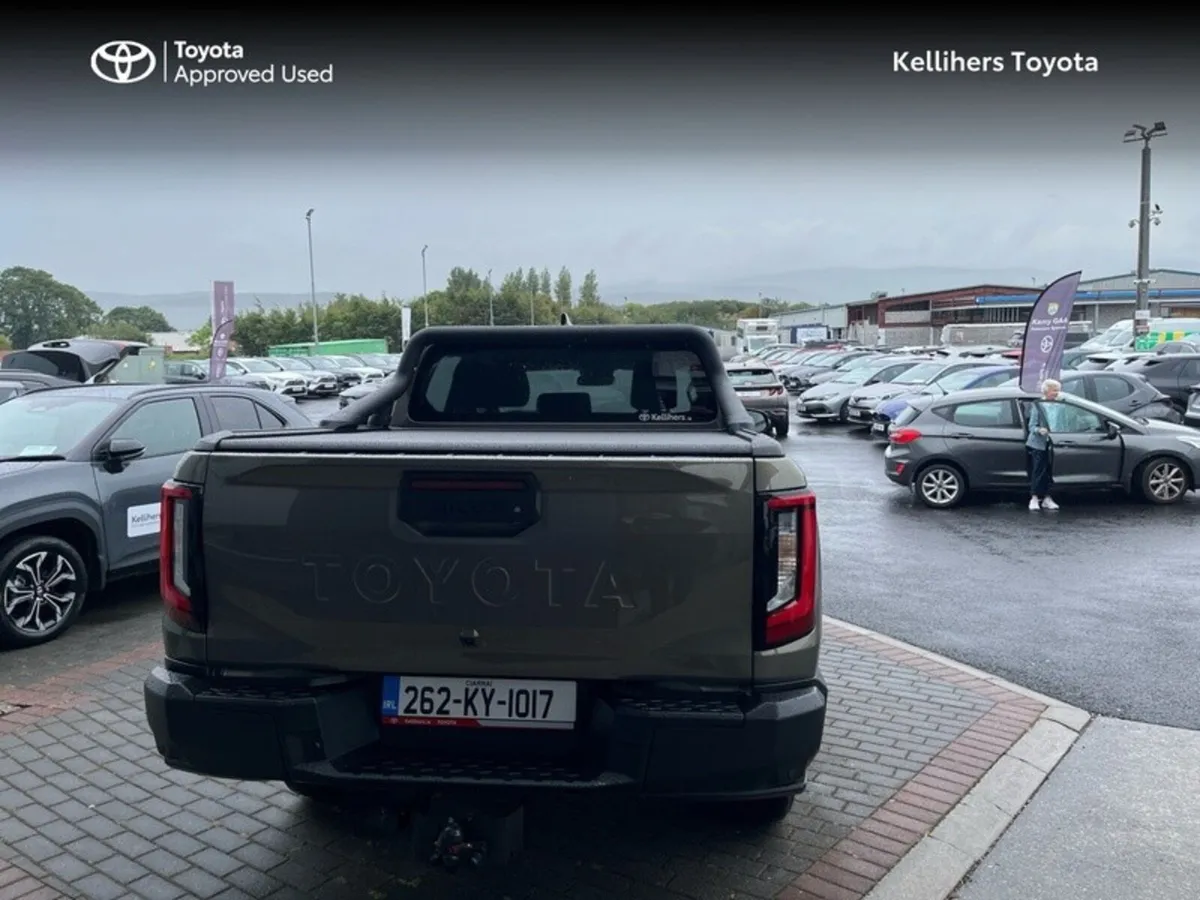 Toyota Hilux 2.8 - Image 4