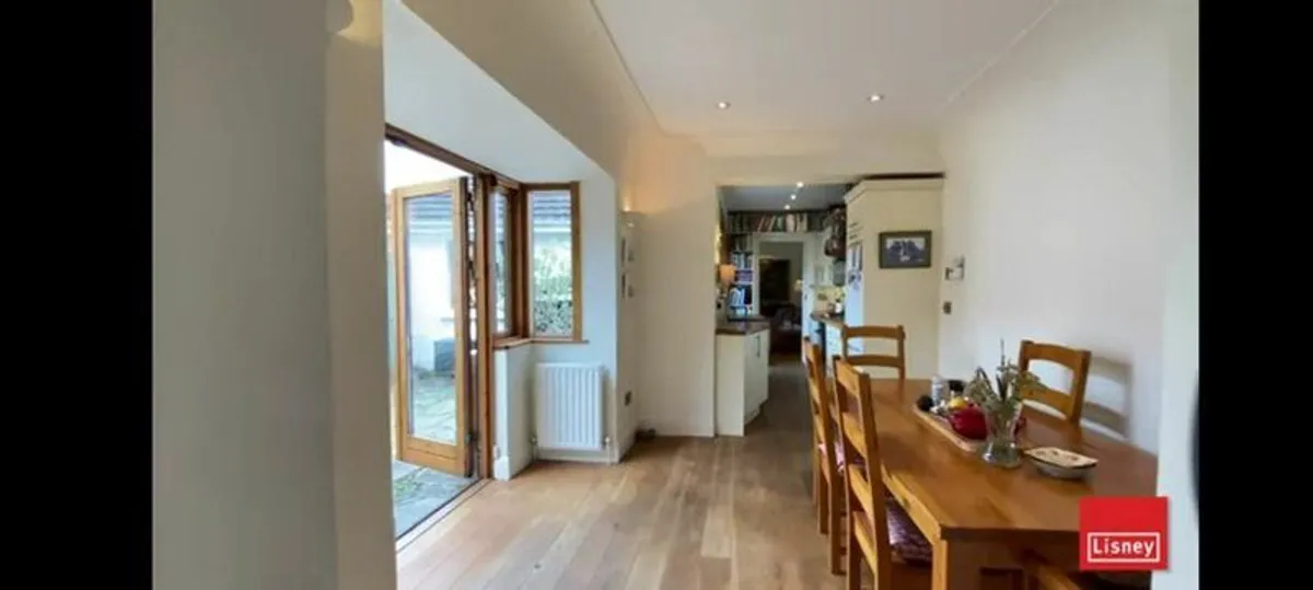 Kitchen Table and Chairs - Image 2