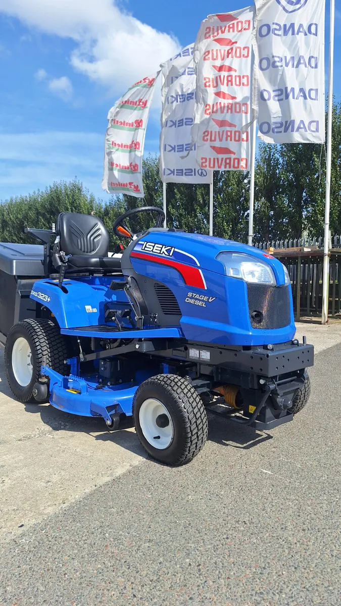 Iseki SXG 323 low dump ride on mower - Image 1