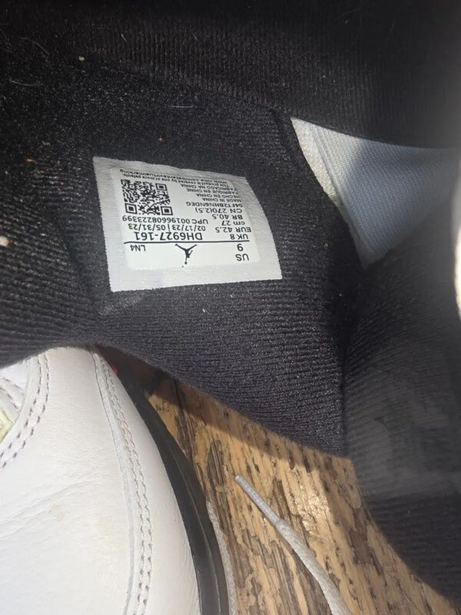 Jordan 4 Retro ( Red Cement ) - Image 3
