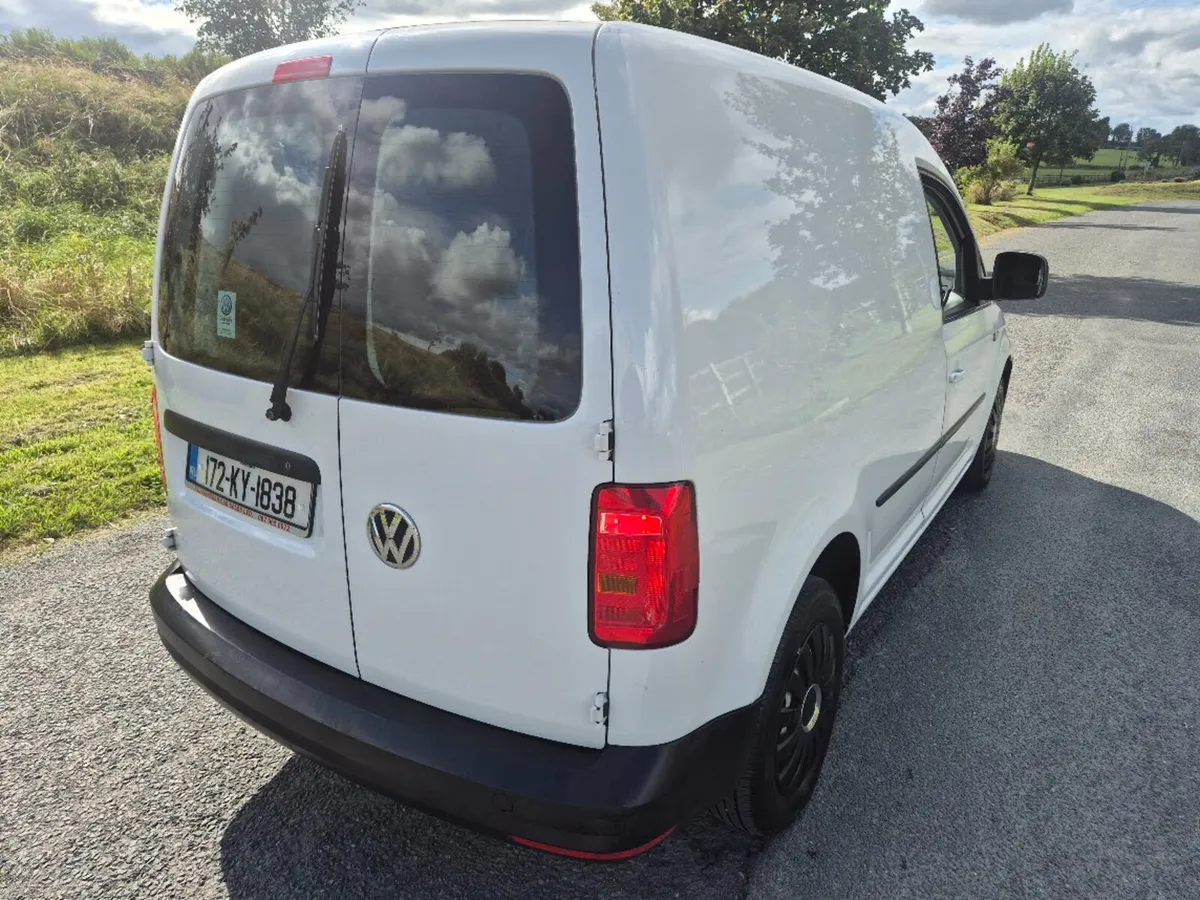 2017 (172) Volkswagen Caddy 2.0L STARTLINE 5DR TDI - Image 4