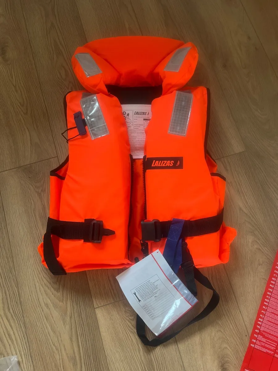 Lalizas life jacket - Image 1