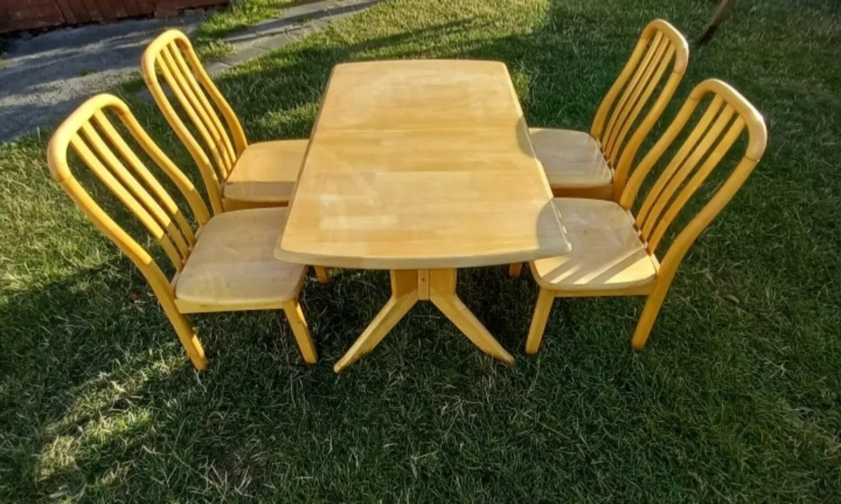 Table and 4 chairs - Image 4