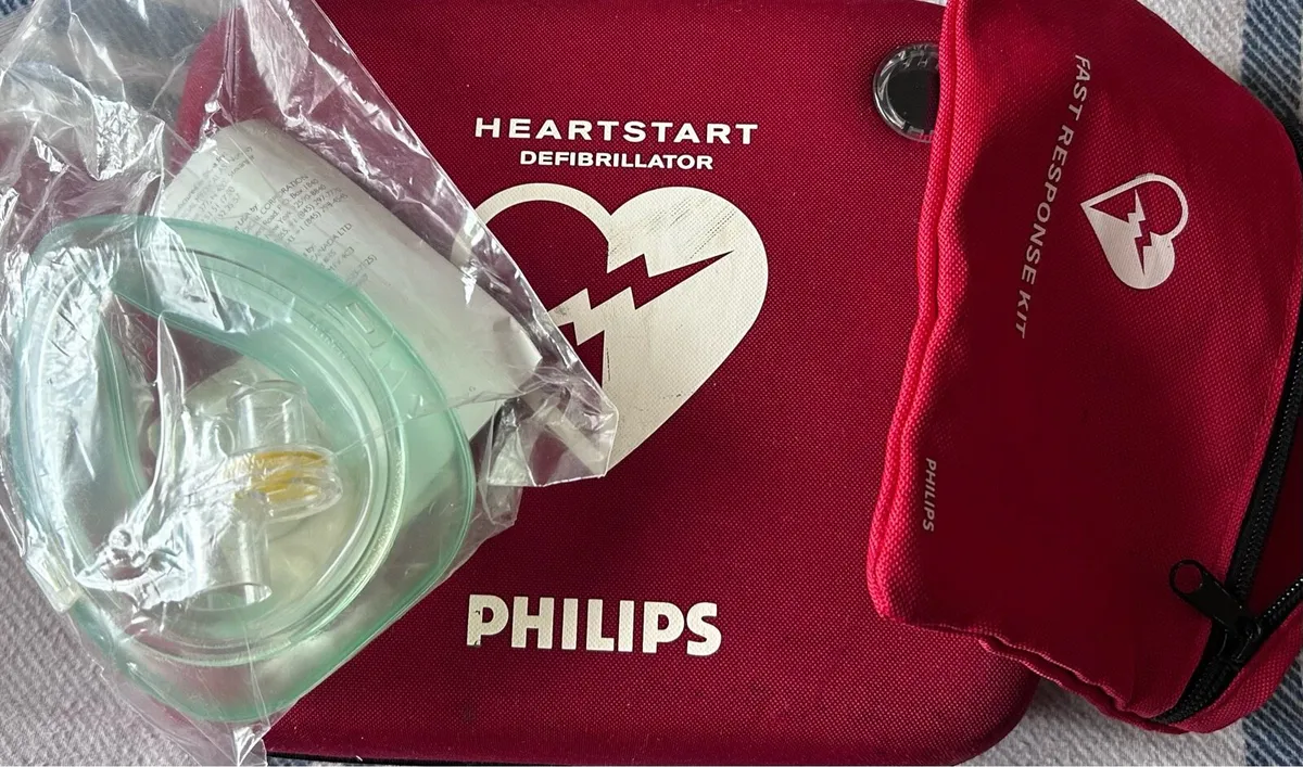 PHILIPS HEARTSTART DEFIBRILLATOR - Image 1