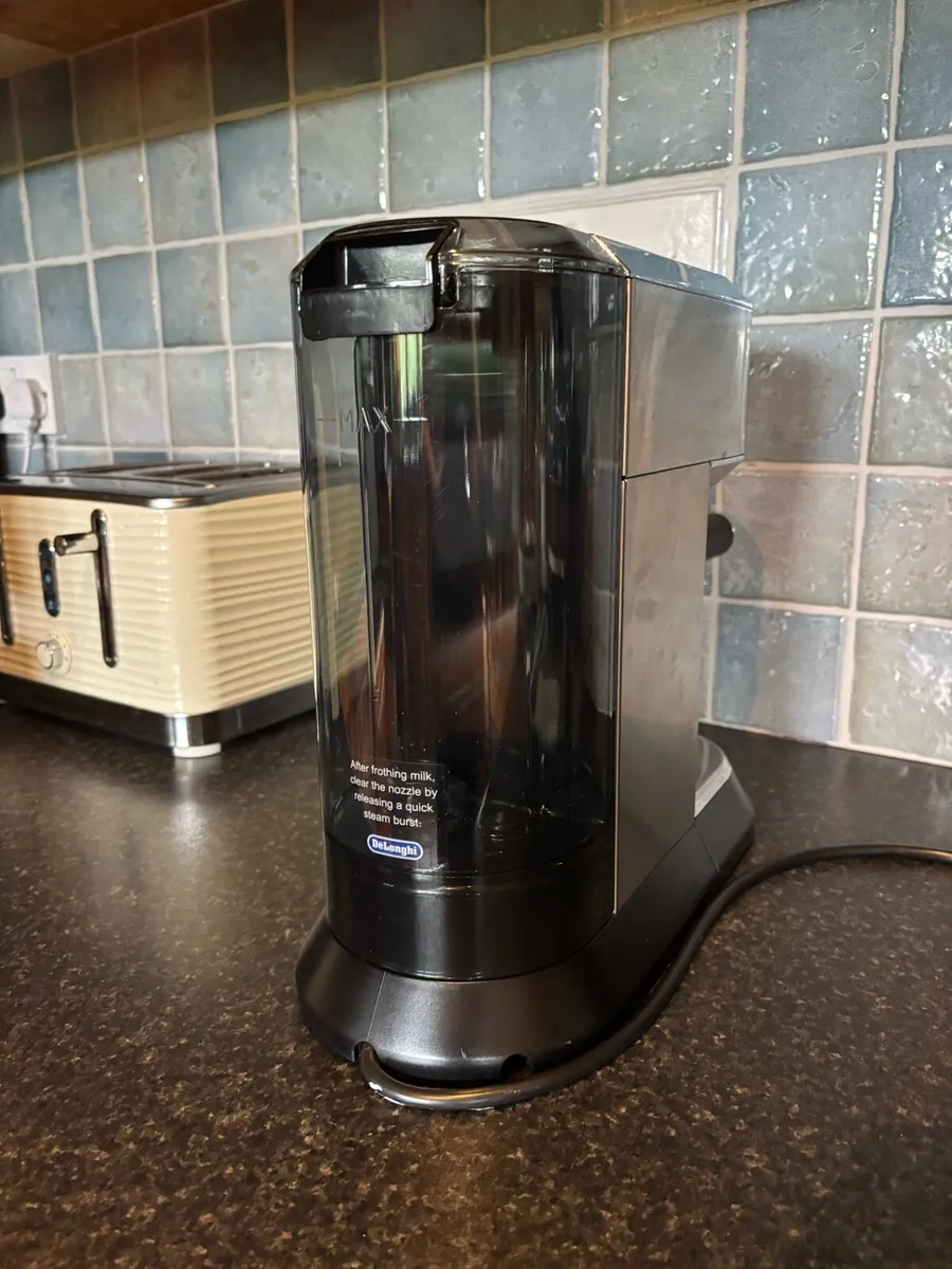 De’Longhi Dedica Style EC685.M Coffee Machine - Image 4