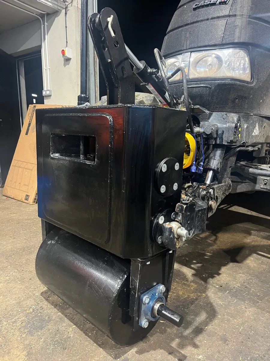 Front weight and crop roller - Image 1
