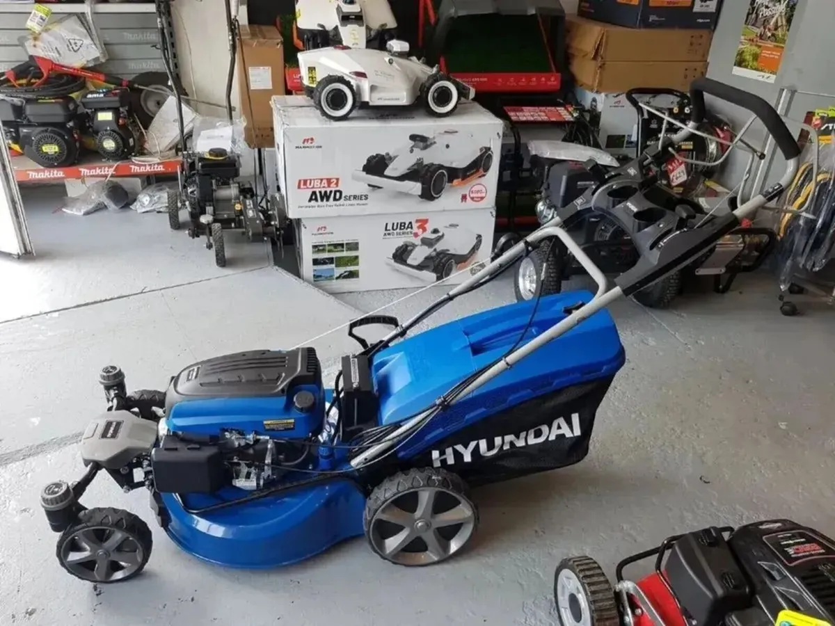 HYUNDAI 20''SWIVELL LAWNMOWER - FOR SALE - Image 3