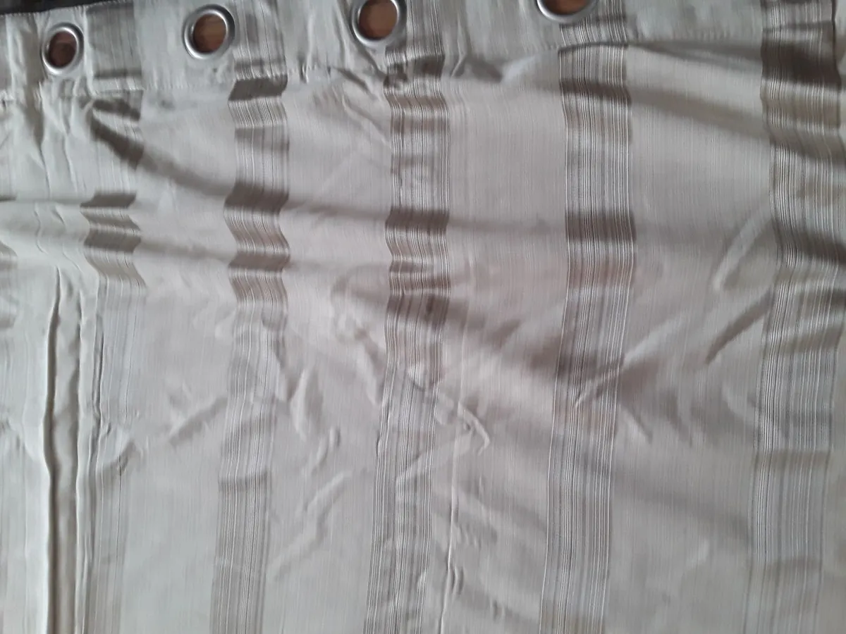 Extremely large heavy drapes new condition - Image 2