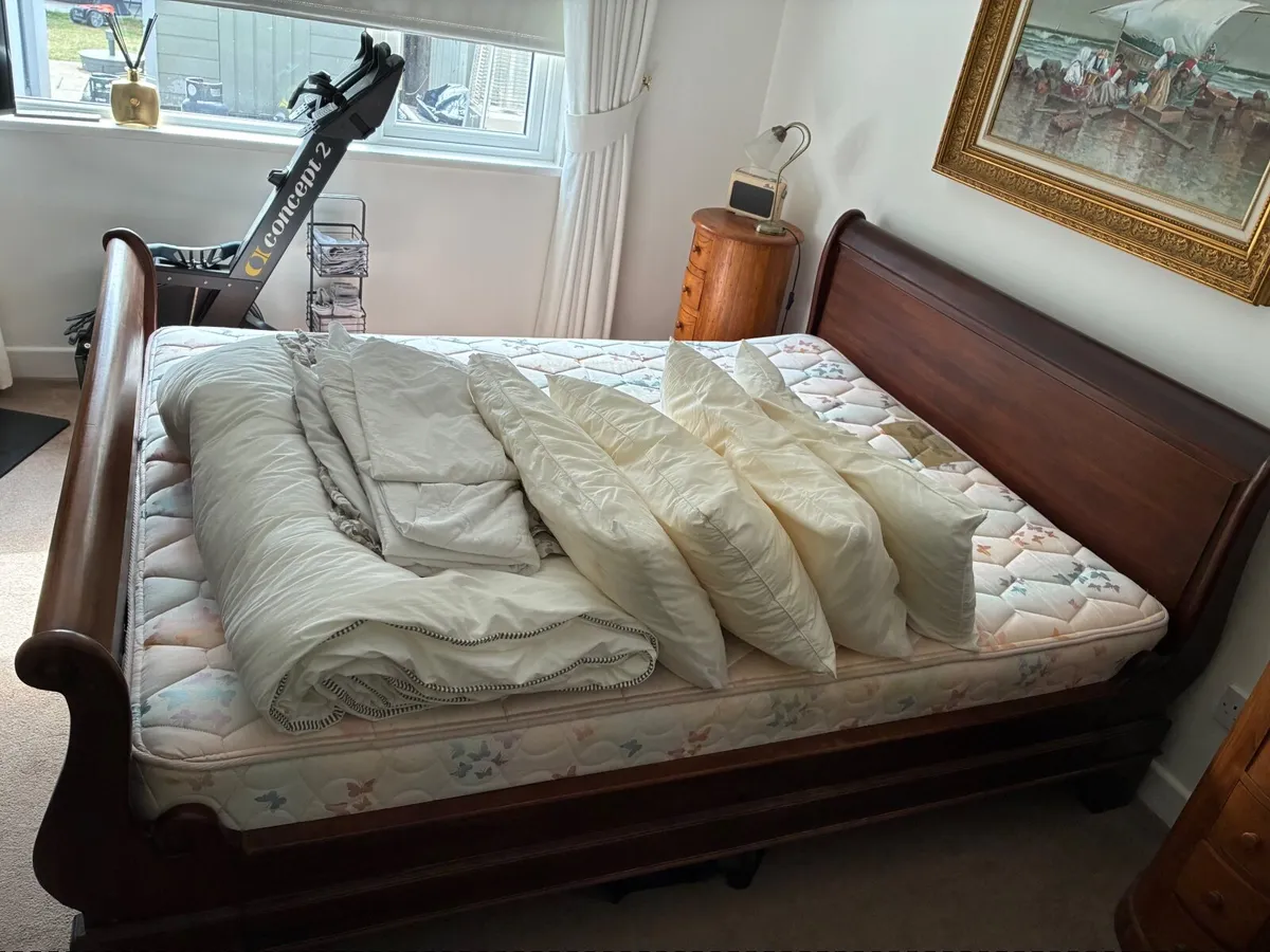 Bedroom furniture - Image 1