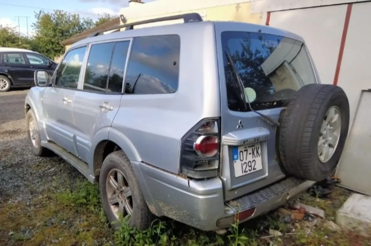 Mitsubishi Pajero 2007 for parts or repair. - Image 2