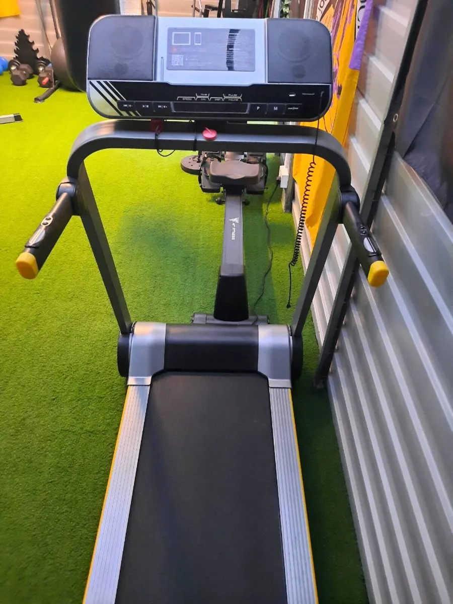 Power track 6000 treadmill - Image 2