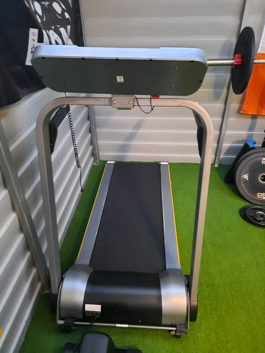 Power track 6000 treadmill - Image 3
