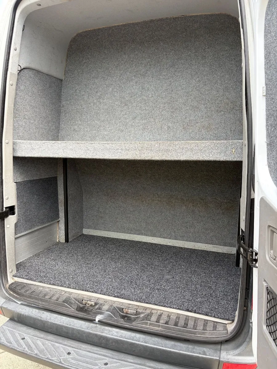 Mercedes-Benz Sprinter 514CDI Minibus - Image 4