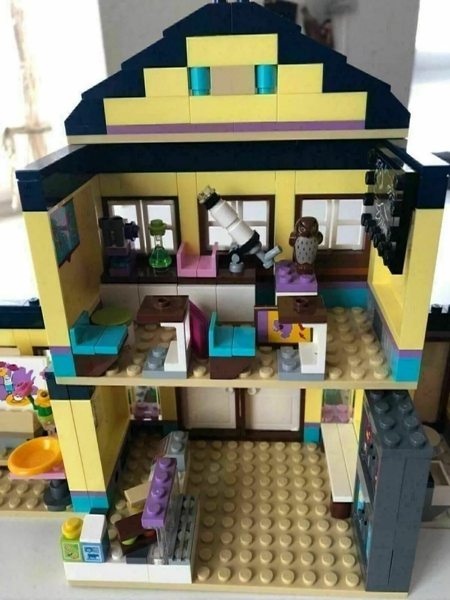 LEGO Friends 41005 Heartlake High School - Image 2