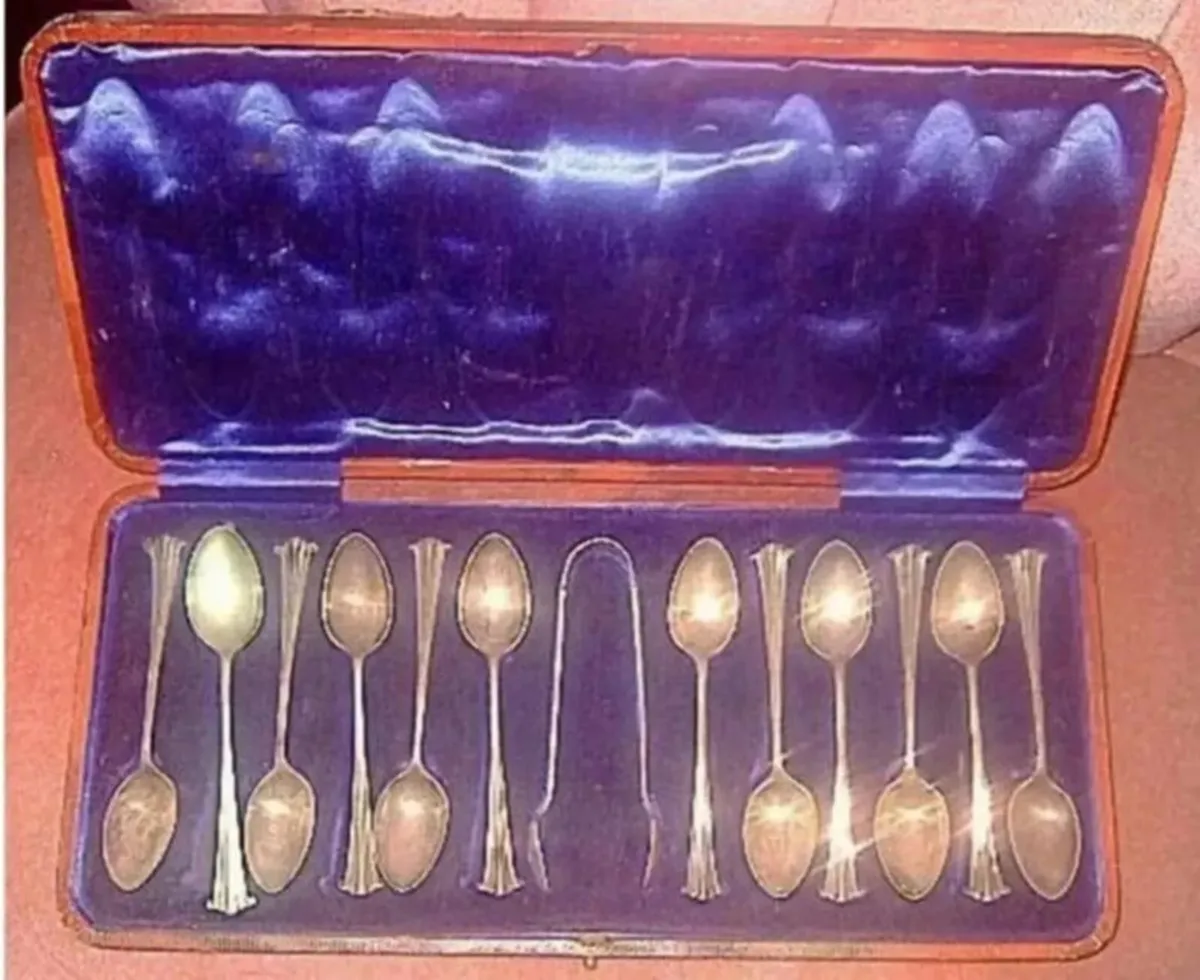 Vintage Silver 12 Tea Spoons & Sugar Tongs/Case - Image 3