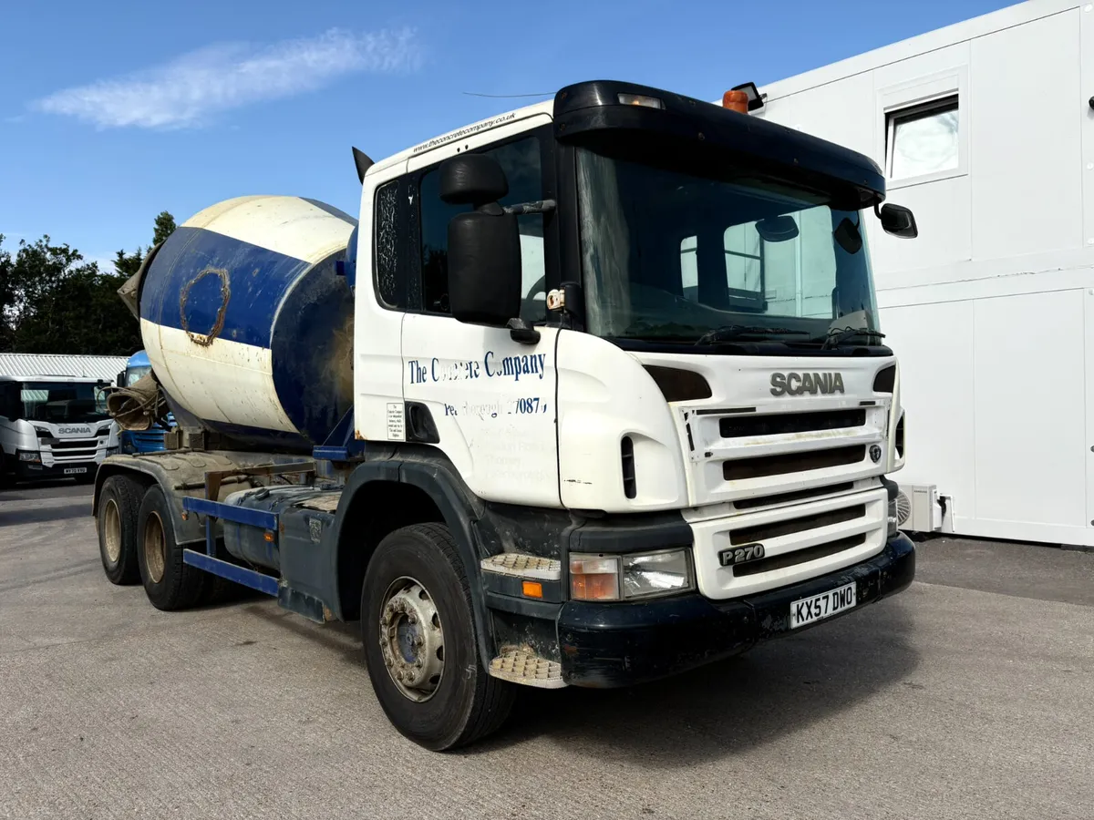 SCANIA P270 6X4 TRUCK MIXER LIEBHERR EQUIPMENT - Image 1