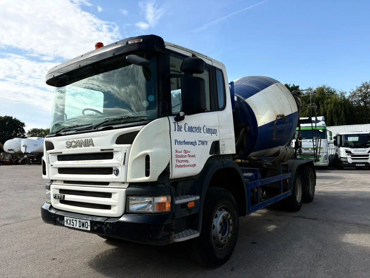 SCANIA P270 6X4 TRUCK MIXER LIEBHERR EQUIPMENT - Image 4