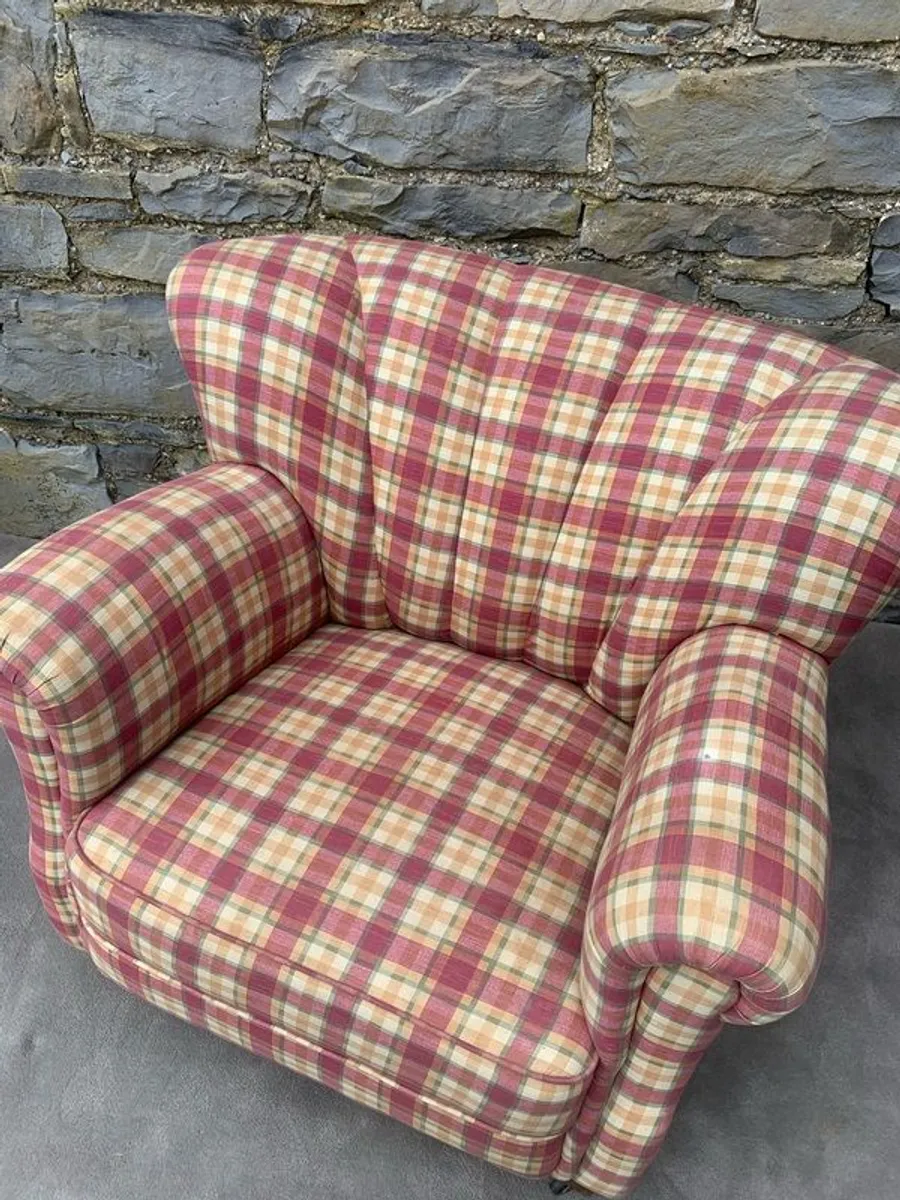 Superb Heavy Traditional Tartan Armchair. - Image 2