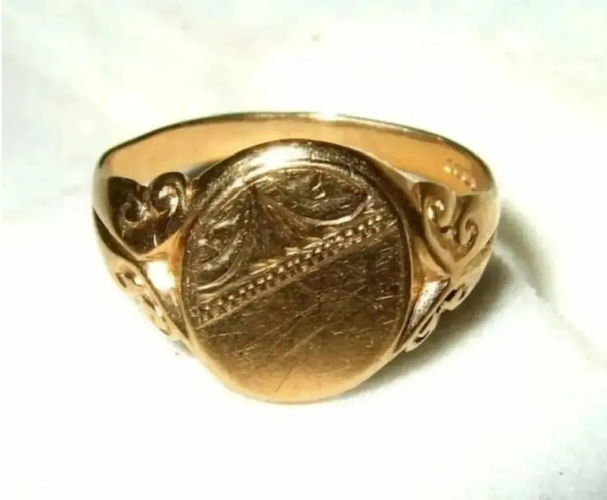 Vintage Hallmarked 9ct Gold Gentlemans Ring - Image 4