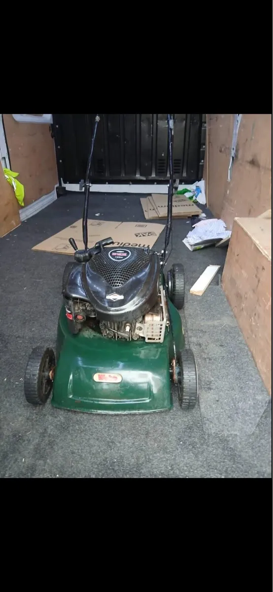 Lawn mower - Image 1