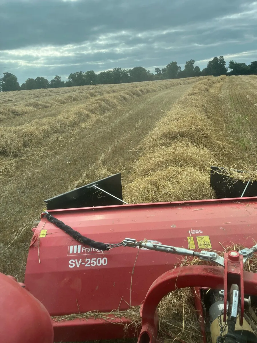 Straw and silage wilted - Image 1