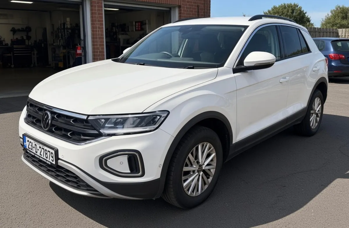 2023 Volkswagen T-Roc Commercial