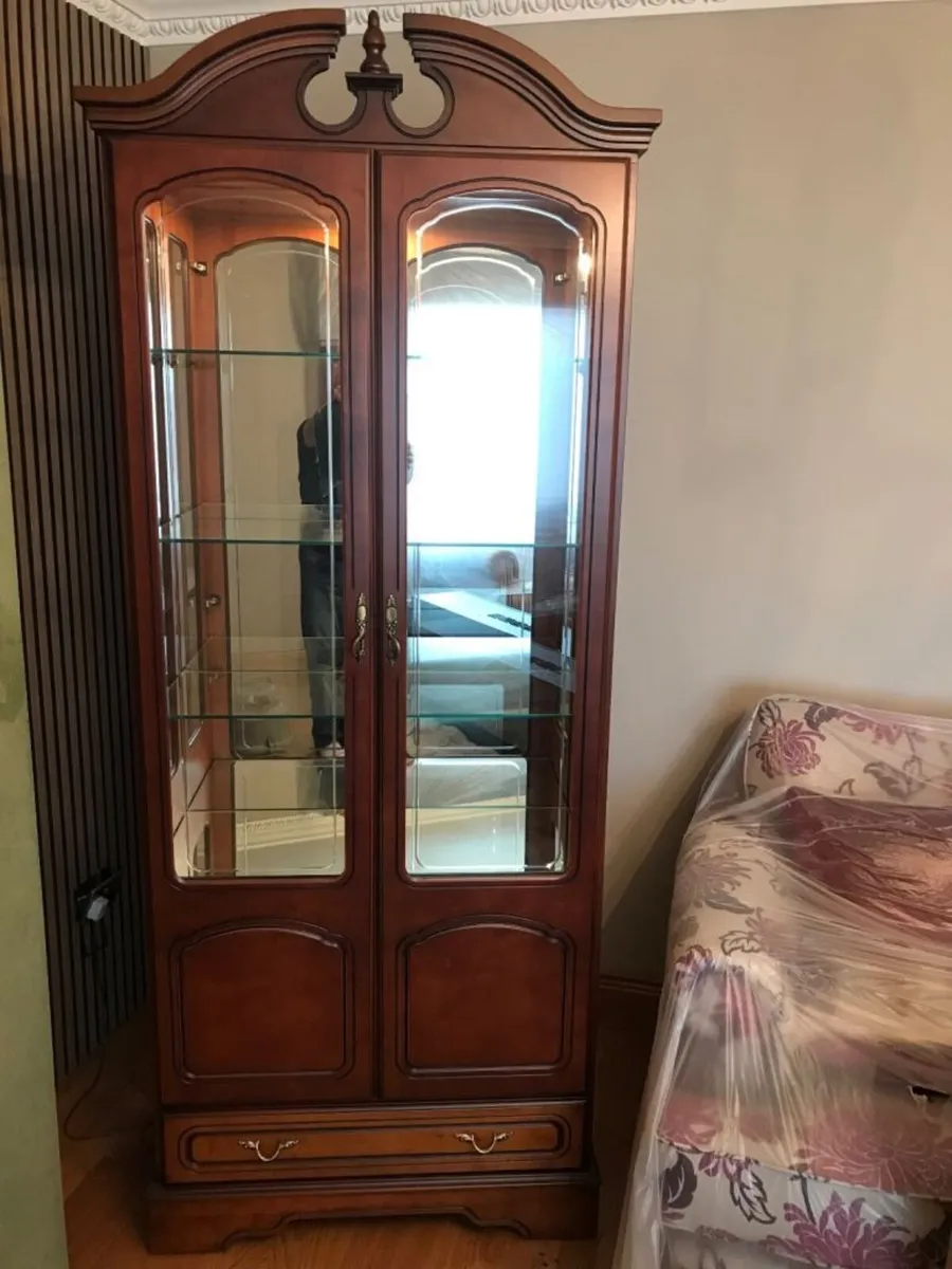 Display cabinet - Image 1