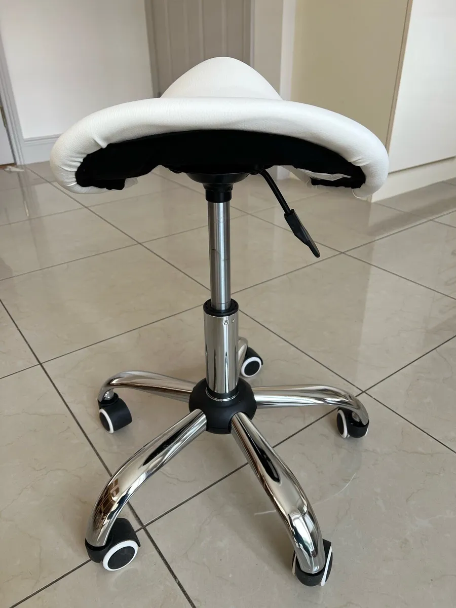 Saddle stool - Image 3