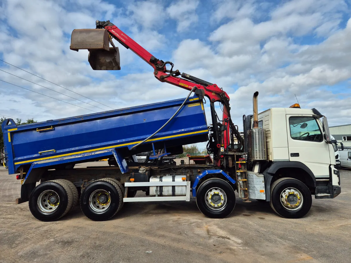 2016 (66) VOLVO FMX420 8x4 GRABLOADER - Image 3