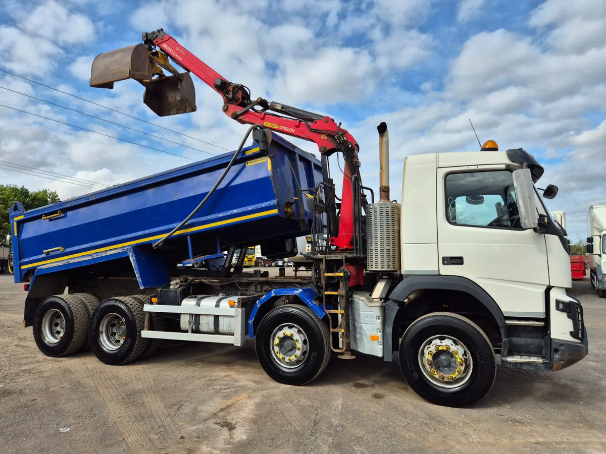 2016 (66) VOLVO FMX420 8x4 GRABLOADER - Image 2